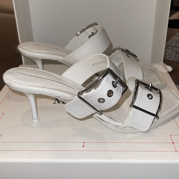 ❗️$1090 MCQUEEN HEELS NEW❗️ - Picture 4 of 7